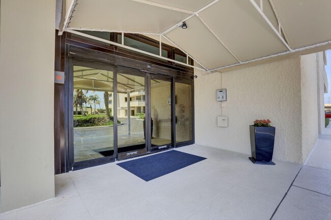 Foto del edificio - 5550 N Ocean Dr