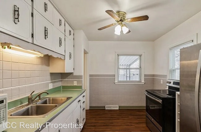 Building Photo - 2 br, 1 bath House - 2412 32nd Ave
