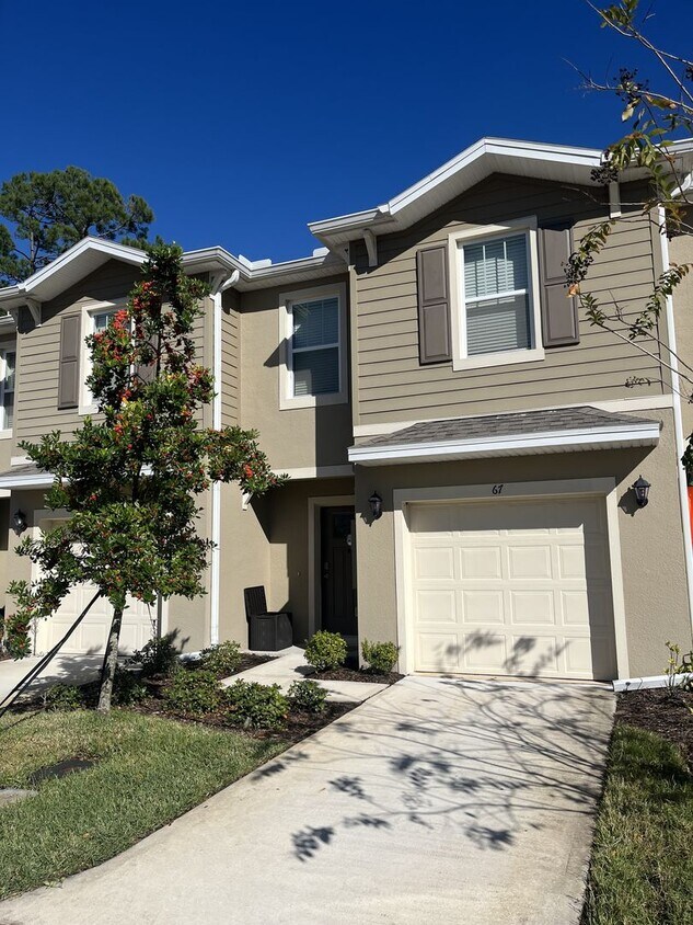 Primary Photo - 3 bed 2 bath Townhome in Port Orange