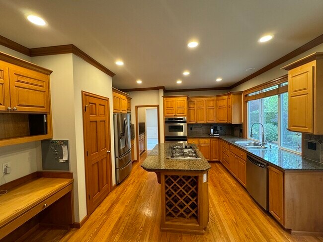 Photo - 19416 NE 43rd Pl House