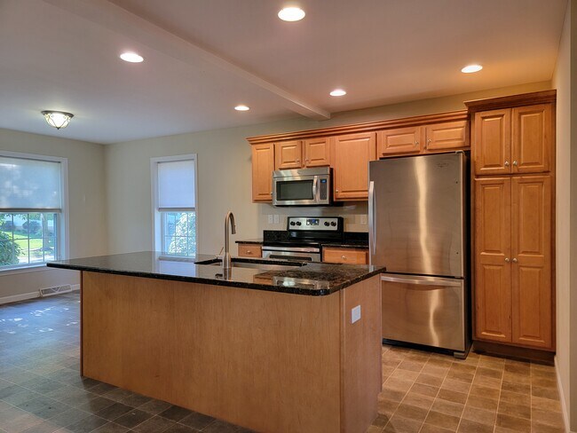 Building Photo - 709 Palmer Cir