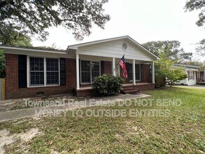 Building Photo - 2213 Stanton St