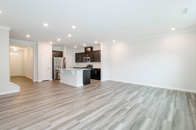 Foto del edificio - Beautiful 3 Bedroom 2.5 Bathroom Townhome ...