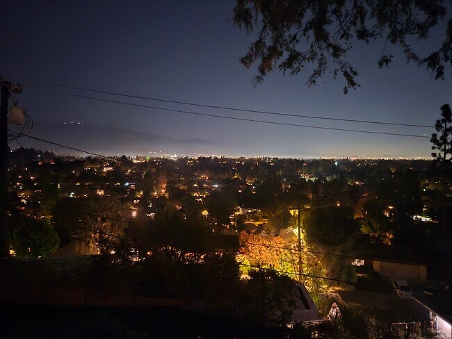 ¡La vista nocturna todas las noches! - 300 Sequoia Dr