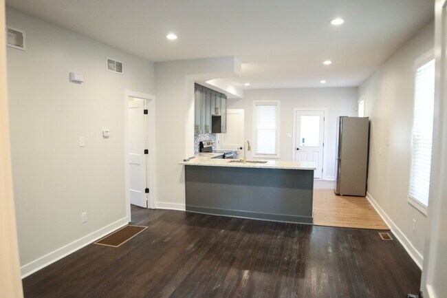 Sweeping view of elegant layout - 2430 Beals St