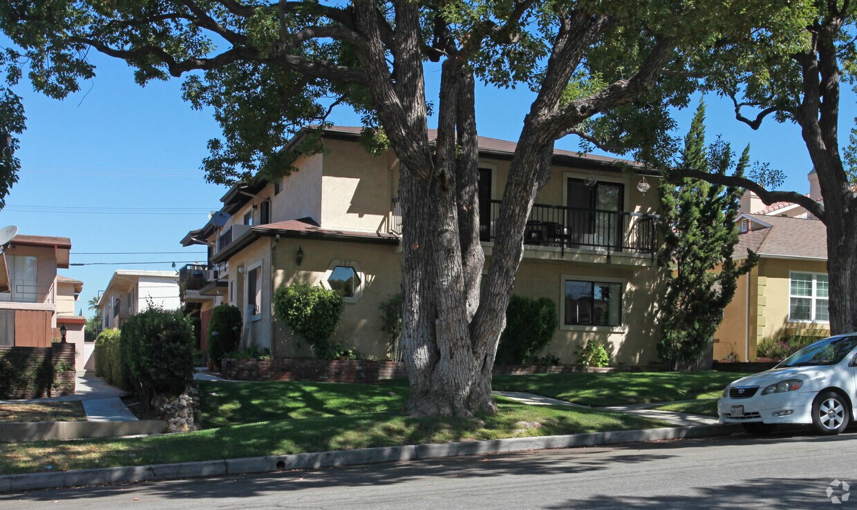 Primary Photo - 727 E Angeleno Ave