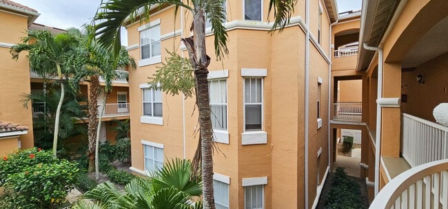 Building Photo - 1 bedroom condo in a resort like community