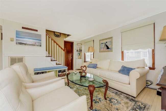 Foto del edificio - 25 Oak Beach Rd