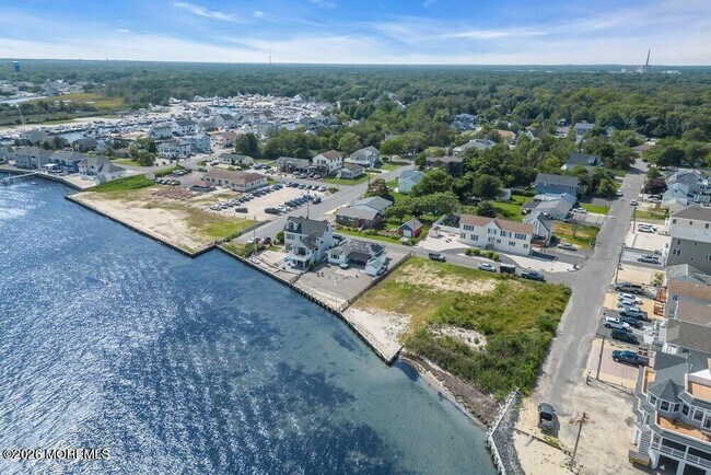 Building Photo - 4 Pirate Dr