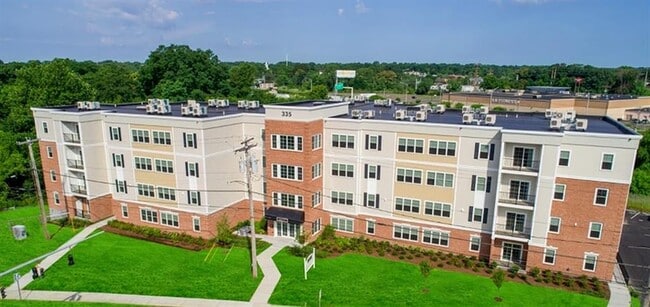Building Photo - Lofts at 335