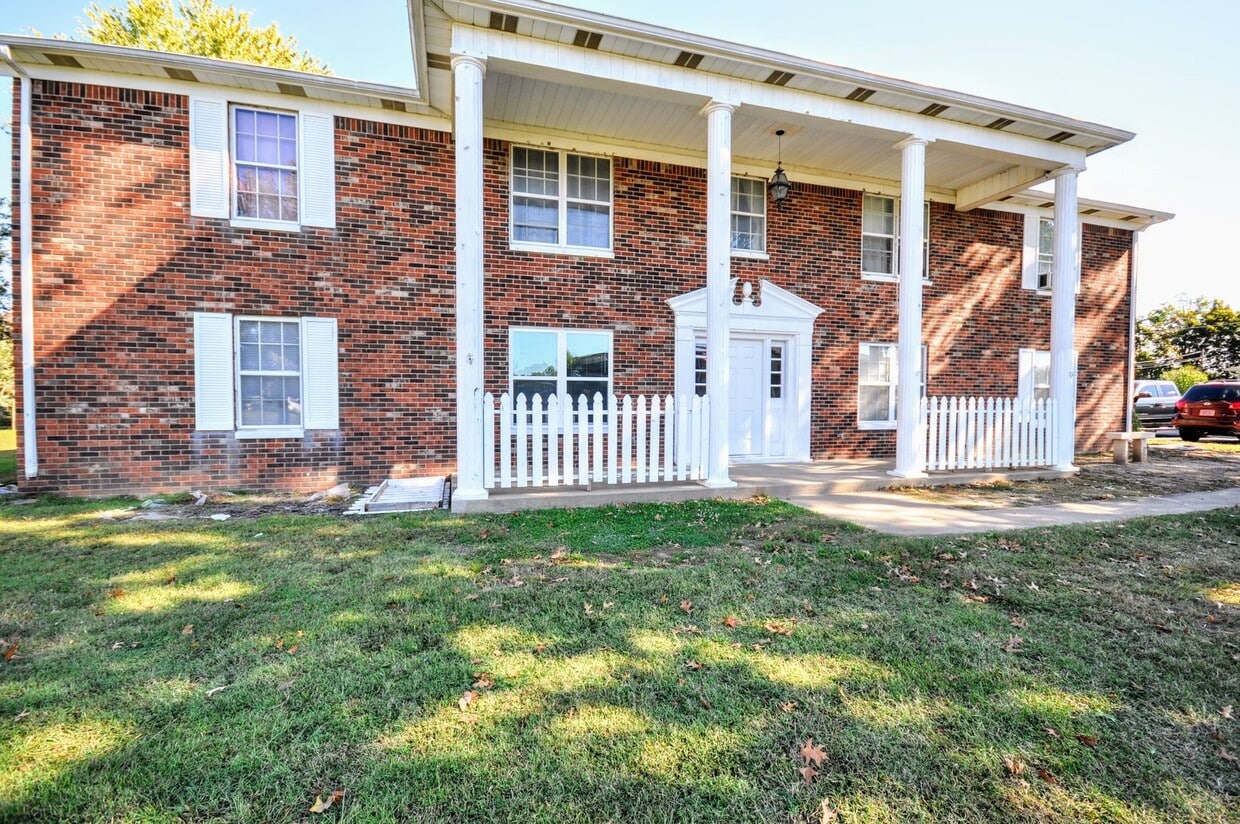 5350 Benton Rd Unit B, Paducah, KY 42003 Room for Rent in Paducah, KY