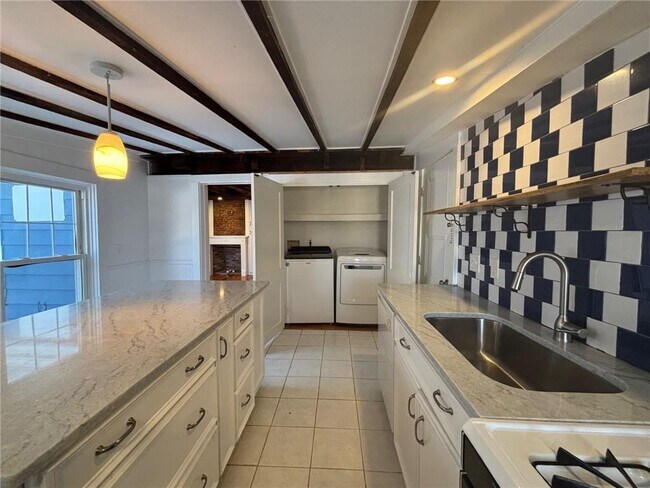 Foto del edificio - 712 Hope St