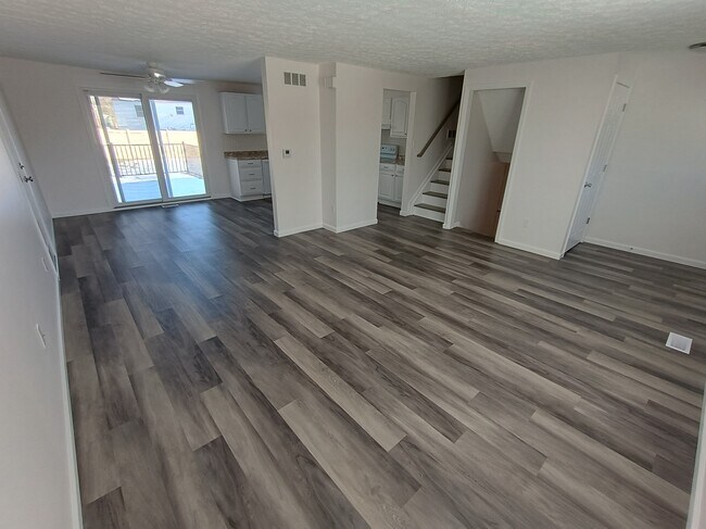 Planta principal - 904 Leslie Ct