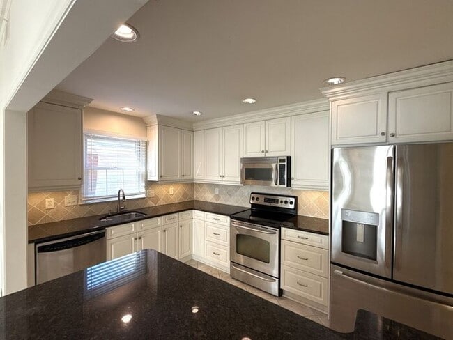 Foto del edificio - King John Condos