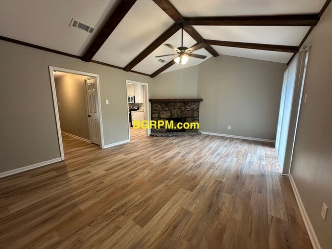 Building Photo - 3 BD, 2 BA, home in Sherwood
