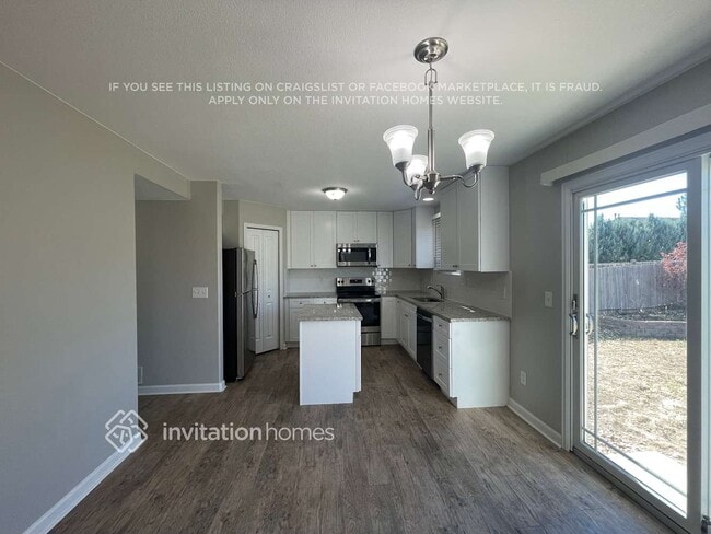 Building Photo - 1270 Lords Hill Dr