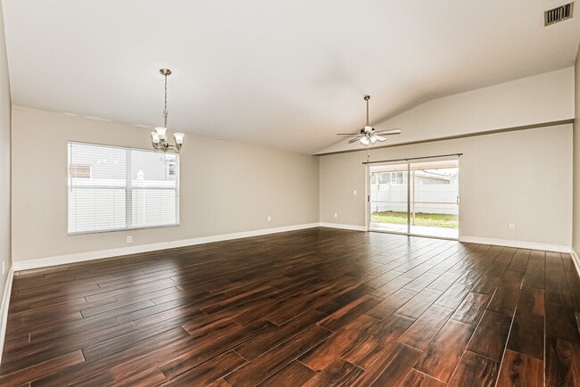 Foto del edificio - 31422 Wrencrest Dr