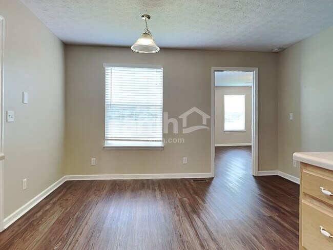 Foto del edificio - 308 Bluefield Ln