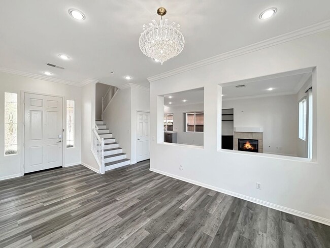 Building Photo - Beautiful 5BD/3BA House in Otay Ranch W/ W...