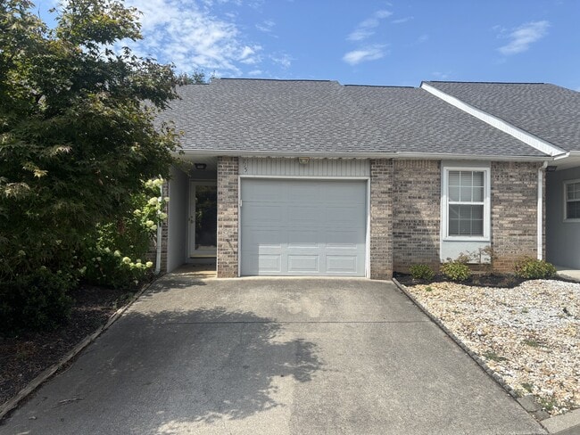 Photo - 115 Confederacy Cir Townhome