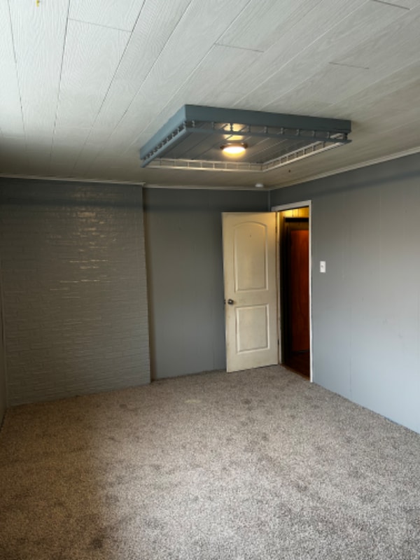 Building Photo - 41 Fallbrook St