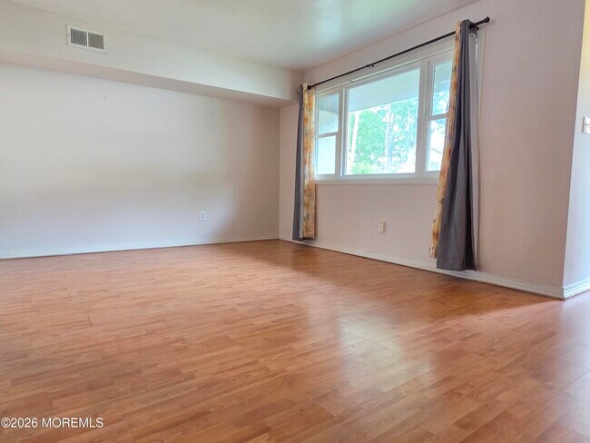 Foto del edificio - 2604 Dogwood Ct