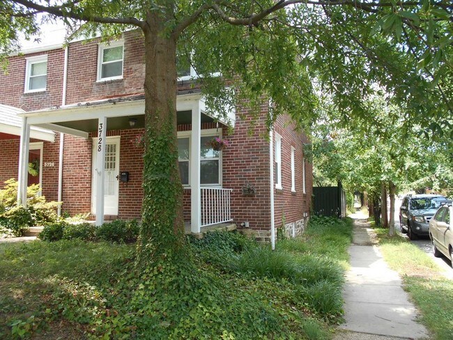 Foto del edificio - 3728 Yolando Road