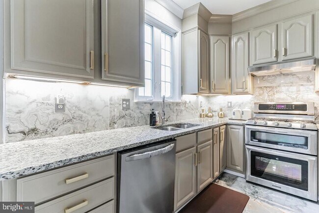 Foto del edificio - 2213 Herring Creek Dr
