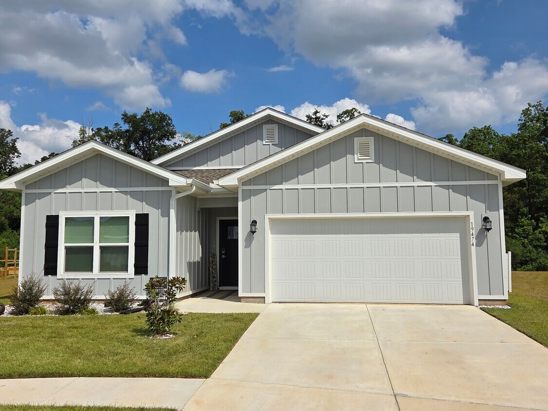 Primary Photo - 19474 Gray Horse Dr