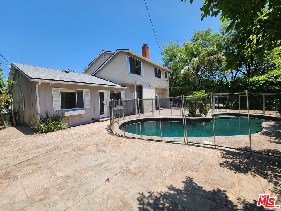 Primary Photo - 20400 Tiara St