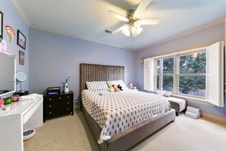 Building Photo - 2418 S Mystic Meadow