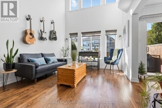 Building Photo - 2044 Bergamot Cir