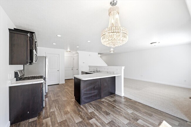 Building Photo - 432 S Pegasus Way
