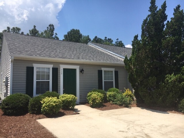 Foto principal - GARDEN HOME IN FOXCROFT COMMUNITY OFF POLO...