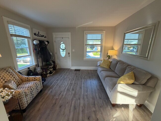Foto del edificio - 307 S Whiteoak St