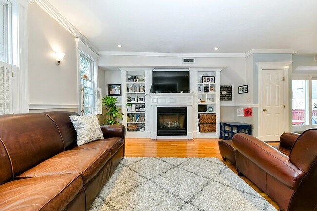 Foto del edificio - 202 W 7th St