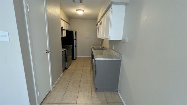 Building Photo - 7842 Bayou Forest Dr