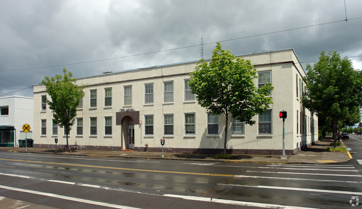 Primary Photo - Cascade Apartments