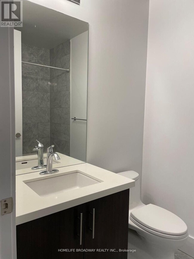 Building Photo - 39 Queens Quay E