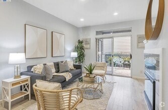 Building Photo - 7595 Canyon Meadows Cir