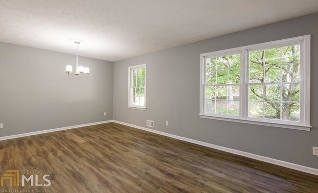Building Photo - 3720 Dogwood Dr