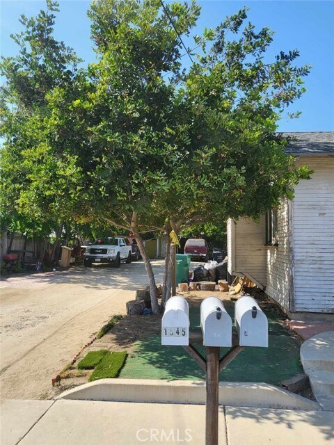 Building Photo - 1541 W Orange Grove Ave