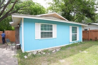 Building Photo - 1302 Begonia Terrace