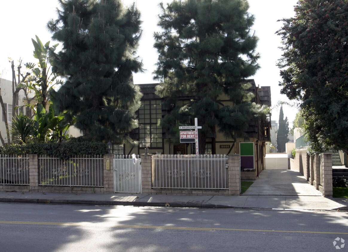 Foto del edificio - 10908 Camarillo St