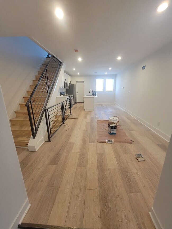 Foto del edificio - Fully beautiful rehab 4 bed 2.5 bath secti...