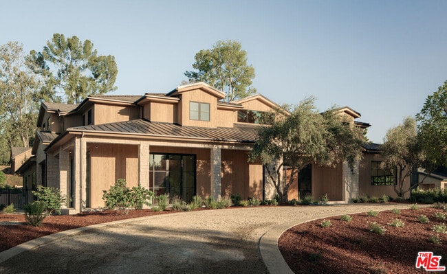 Building Photo - 5287 Round Meadow Rd