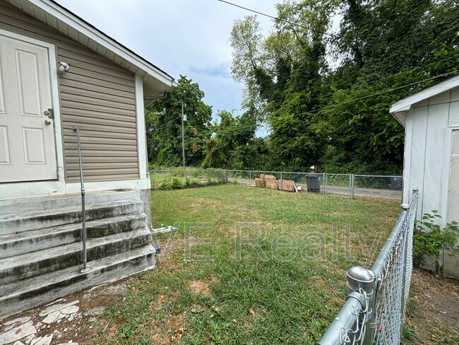 Foto del edificio - 2745 Tarleton Ave