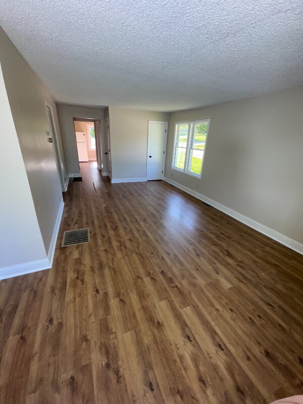 Foto del edificio - 30513 N Wilson Rd