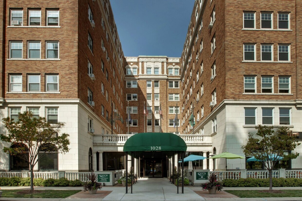 1028 E Juneau Ave Unit 502, Milwaukee, WI 53202 Condo for Rent in