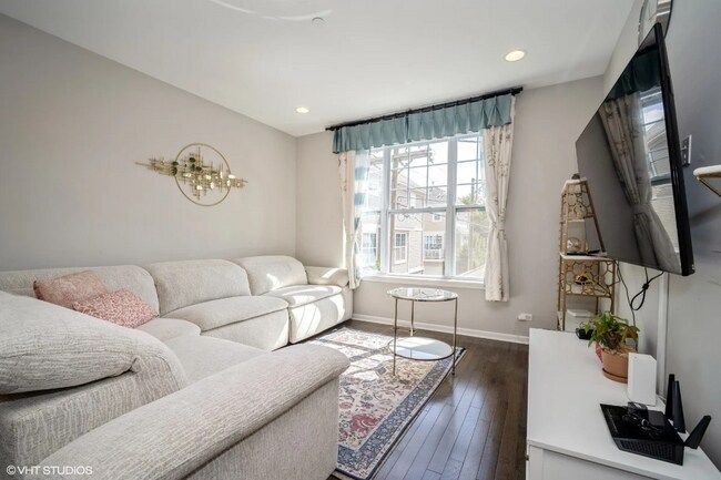 Foto del edificio - 850 Lexington Cir W